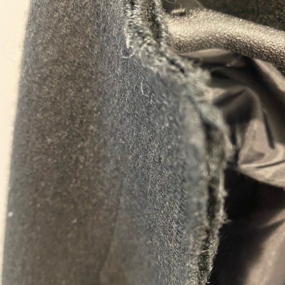 Black and gold Coat - Picture 12 of 14